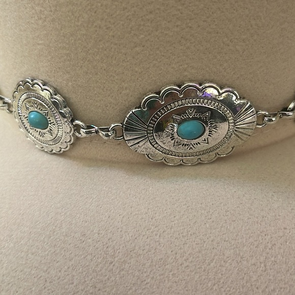 Beige /creme felt Cowboy/Fedora Hat with Turquoise faux silver band - Picture 6 of 7